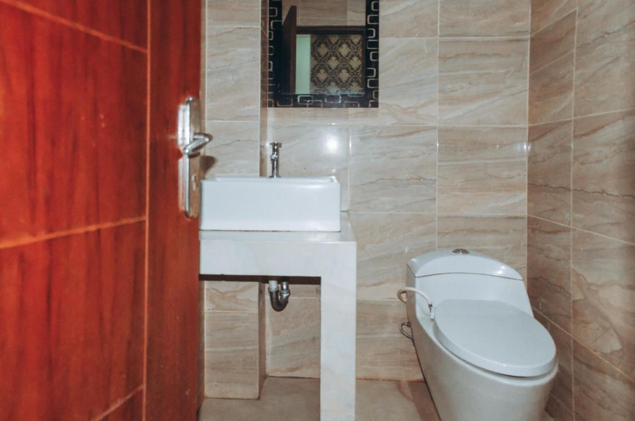 Ds Colive Marina Airport Hotel Семаранг Екстериор снимка